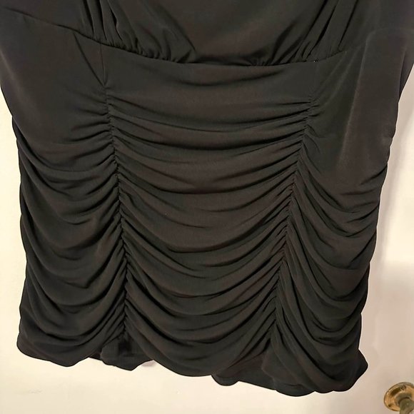 Beautiful Ruffled Sleeveless Vintage Fredericks Top - Picture 3 of 5